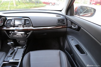 2014款东风悦达起亚K4