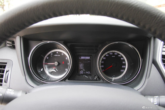 2016款风神A60 1.5L手动尊贵型