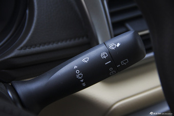 2016款YARiS L致炫1.5L自动劲速版