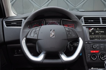2015款DS 5LS 1.6T自动雅致版THP160