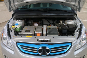 2015款北汽新能源EV200轻秀版