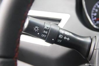 2016款金杯智尚S35 1.5L手动精英版