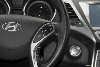 2013款朗动1.6L自动尊贵型