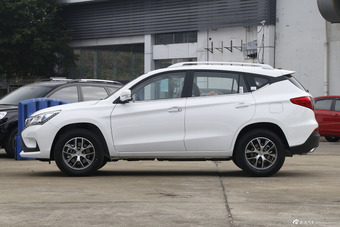 2016款比亚迪宋1.5TI手动豪华型