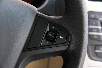 2013款中华H330 1.5L自动豪华型