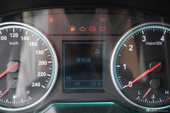 2016款中华V5 1.5L手动两驱运动型