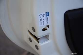 2015款比亚迪F0 1.0L手动尚酷型