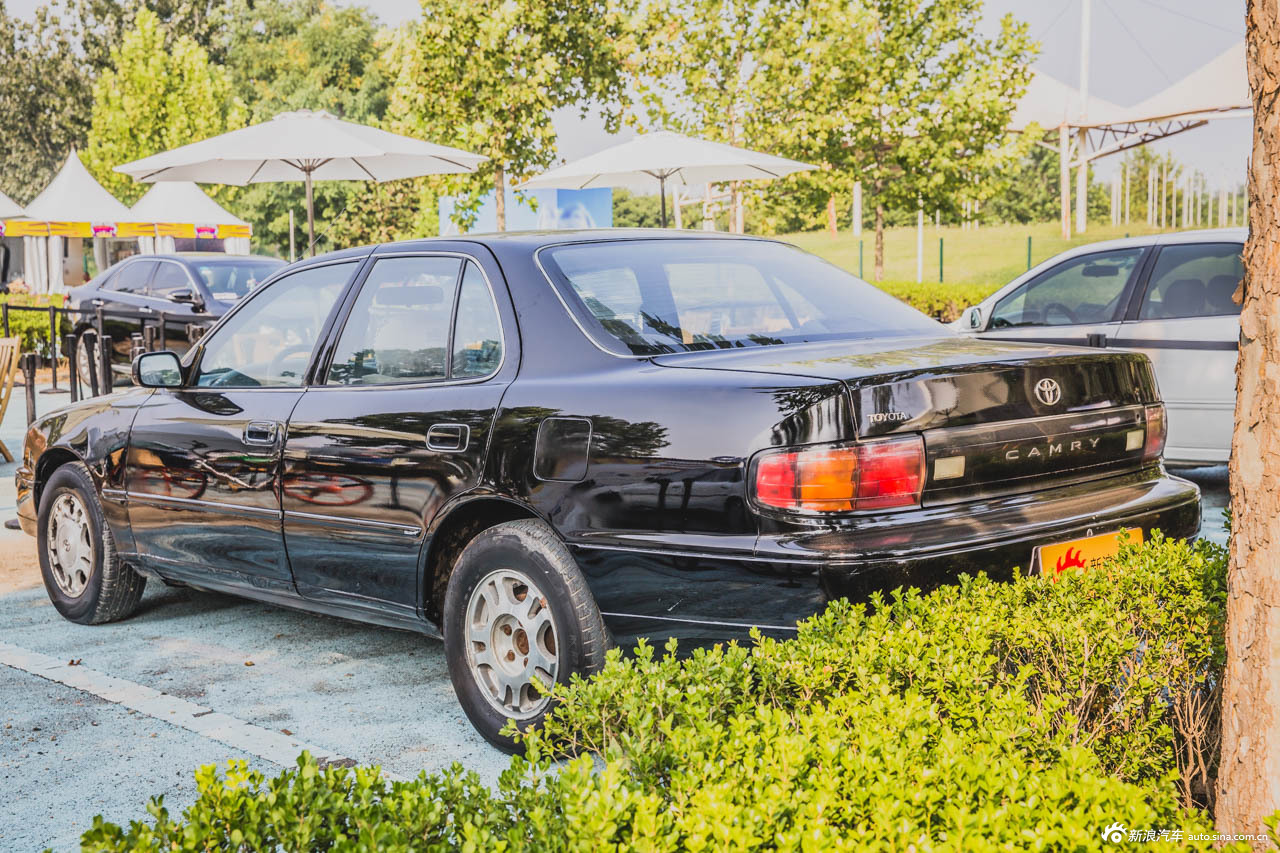 丰田凯美瑞全球家族亮相老爷车展