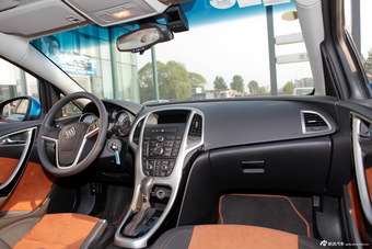 2014款英朗XT 1.6L自动舒适天窗版