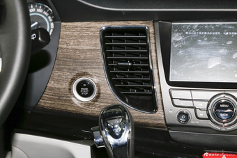 2013款瑞风M5 2.0T自动公务版