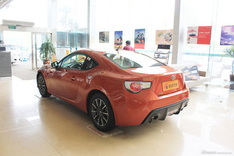 2013款丰田86 2.0L豪华自动版