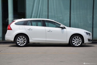 2017款沃尔沃V60  2.0T自动 T5 智逸版