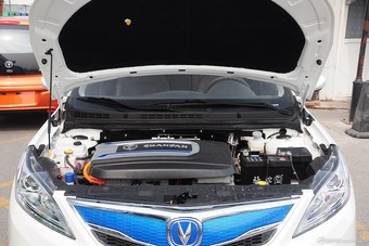 2015款逸动纯电动尊贵版