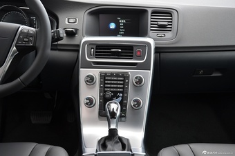 2017款沃尔沃V60  2.0T自动 T5 智逸版