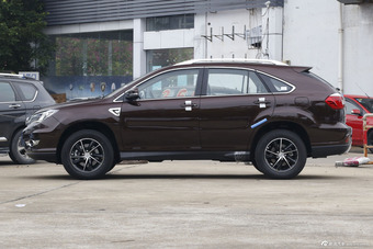 2015款比亚迪S7升级版1.5T手动尊贵型