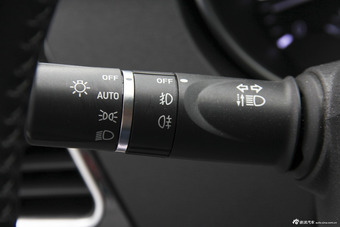 2015款哈弗H6 Coupe 2.0T自动两驱尊贵型