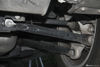 2015款揽胜极光2.0T自动锐动版