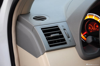 2012款比亚迪L3实拍