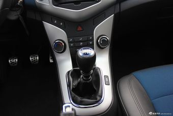 2012款科鲁兹1.6T SE手动运动版