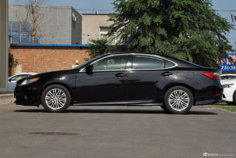 2014款雷克萨斯ES250自动豪华版