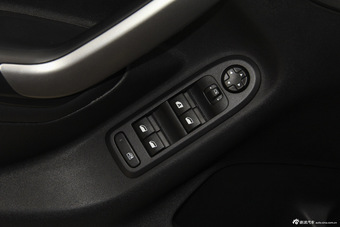 2015款东风雪铁龙C3-XR 1.6L自动智能型