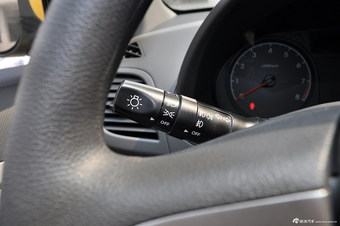 2014款瑞纳1.4L手动时尚型 迎春黄