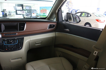 2014款GL8 2.4L CT豪华商务舒适版到店实拍