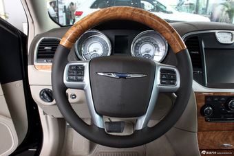 2013款克莱斯勒300C到店实拍