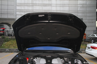 2014款奥迪A8L 6.3FSI W12quattro旗舰型