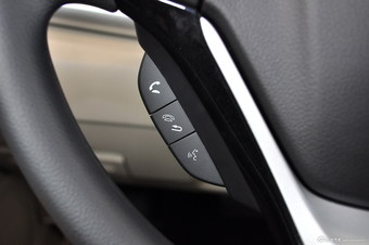 2013款凌派1.8L自动豪华版 探戈红