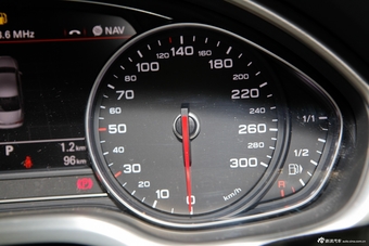 2013款奥迪A8L W12 6.3FSI quattro旗舰型