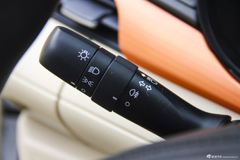 2016款YARiS L致炫1.5L自动劲速版