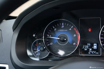 2016款中兴威虎TUV 2.5T手动澳洲版柴油四驱豪华型