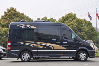 2013款中欧尊逸C型汽油版