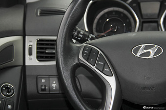 2013款朗动1.6L自动尊贵型