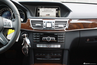 2015款奔驰E级到店实拍