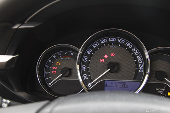 2016款雷凌1.6L手动新锐版E