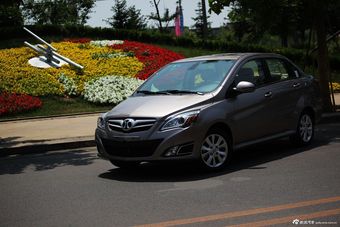 2013款北京汽车E系列三厢版