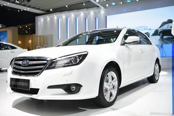 2015上海车展：奔腾B90