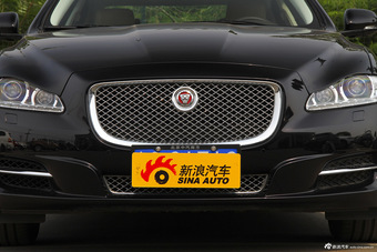 2015款捷豹XJL 2.0T两驱典雅商务版