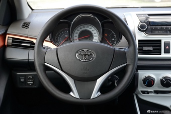 2016款YARiS L致炫1.5L自动劲速天窗版