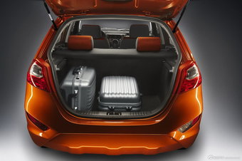 2013款夏利N7官方图