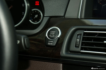 2015款宝马5系535Li 3.0T自动行政型豪华设计套装