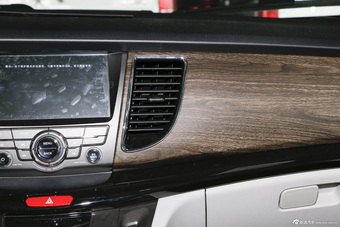 2013款瑞风M5 2.0T自动公务版