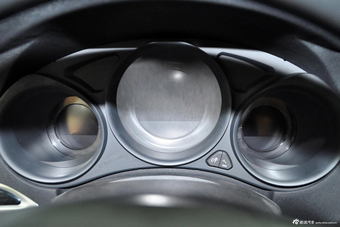 2013款雪铁龙C4L 1,8L手动劲享版