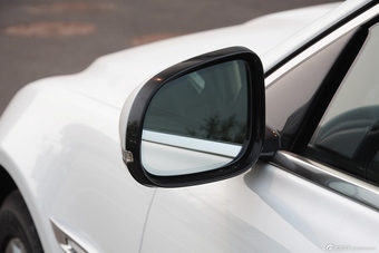 2015款捷豹XJL80周年版