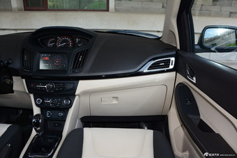 2015款艾瑞泽M7 1.8L手动宽适版