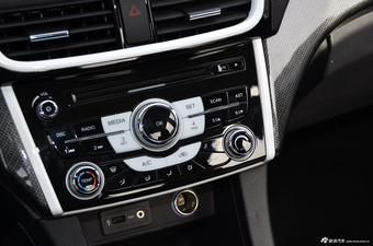 2014款东南V5菱致1.5T手动锐控版实拍