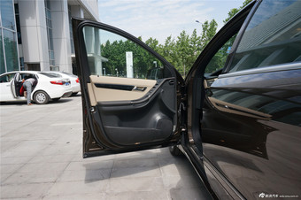 2014款奔驰R320到店实拍