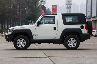 2014款北京BJ40 2.4L手动穿越版